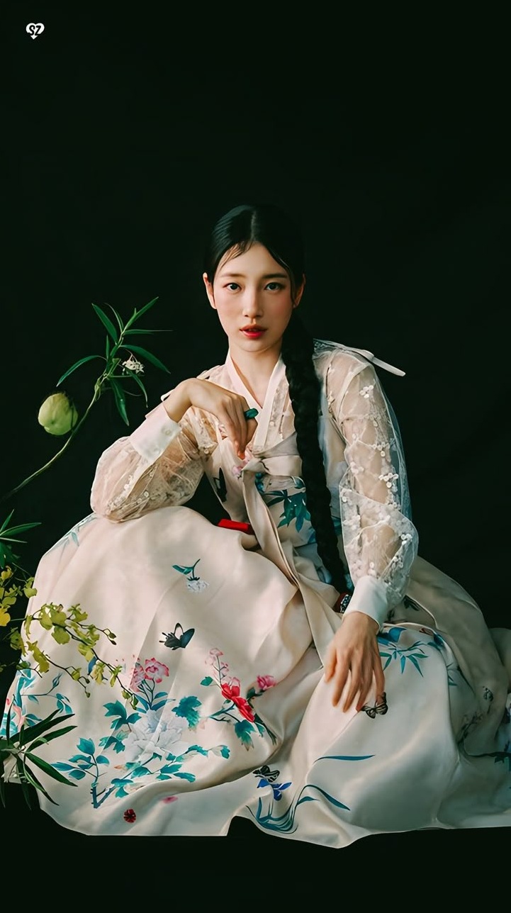 엘르 코리아 한복 화보 플로럴 자수 현대 한복