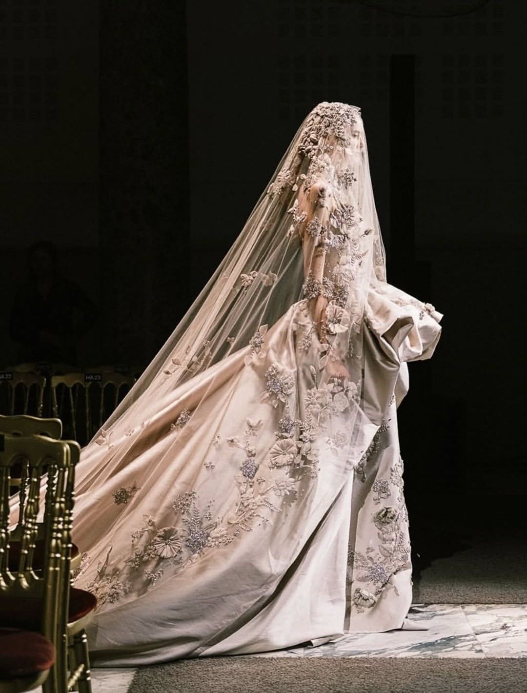 The Veil 베일에 대하여—숨기는 것과 드러내는 것 사이 대표 이미지